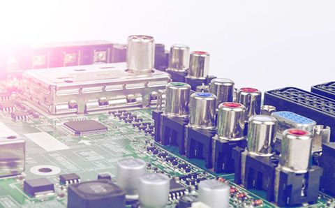 電流對超級電容器的性能有很大影響嗎？